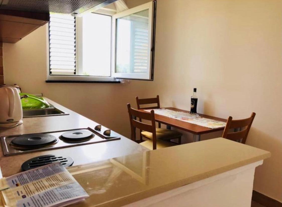 Danijel Apartment Vir Ngoại thất bức ảnh