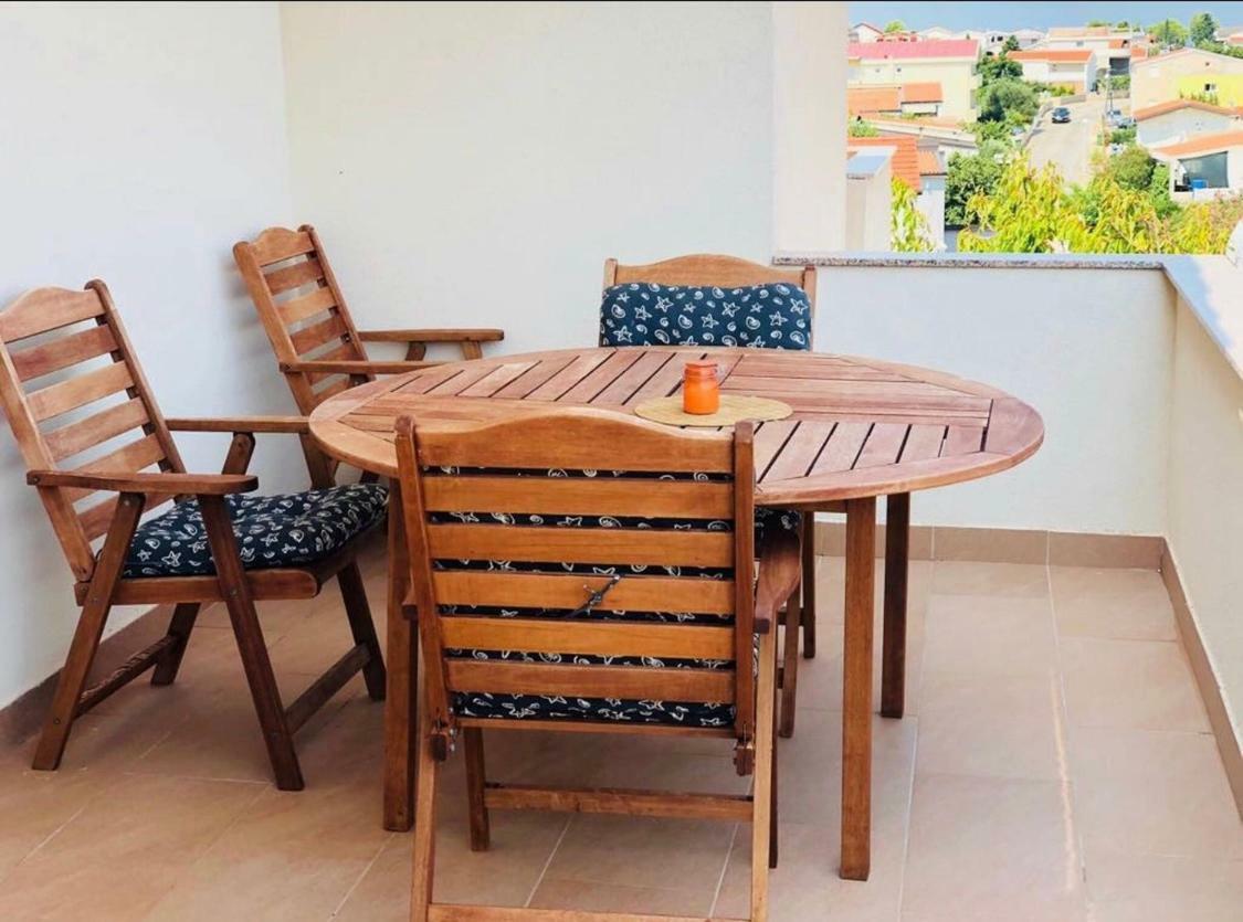 Danijel Apartment Vir Ngoại thất bức ảnh